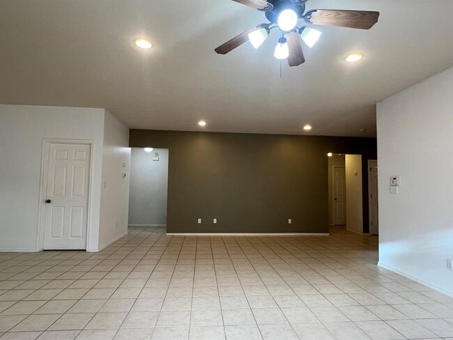 Building Photo - 9504 Castle Pines Dr