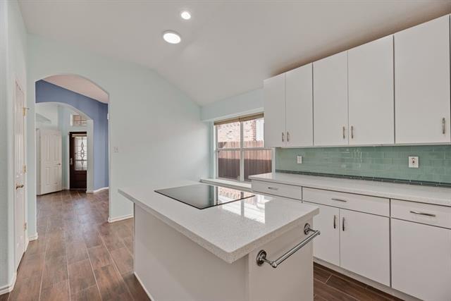 Building Photo - 5024 Woodmeadow Dr