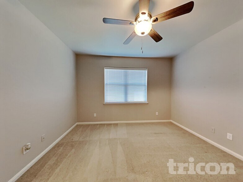 Building Photo - 2048 Cone Flower Dr