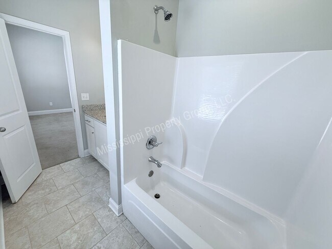 Building Photo - 3BR/2.5BA Home