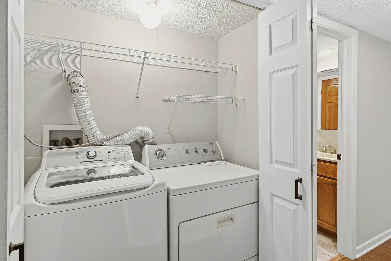 Building Photo - 2103 Melrose Dr