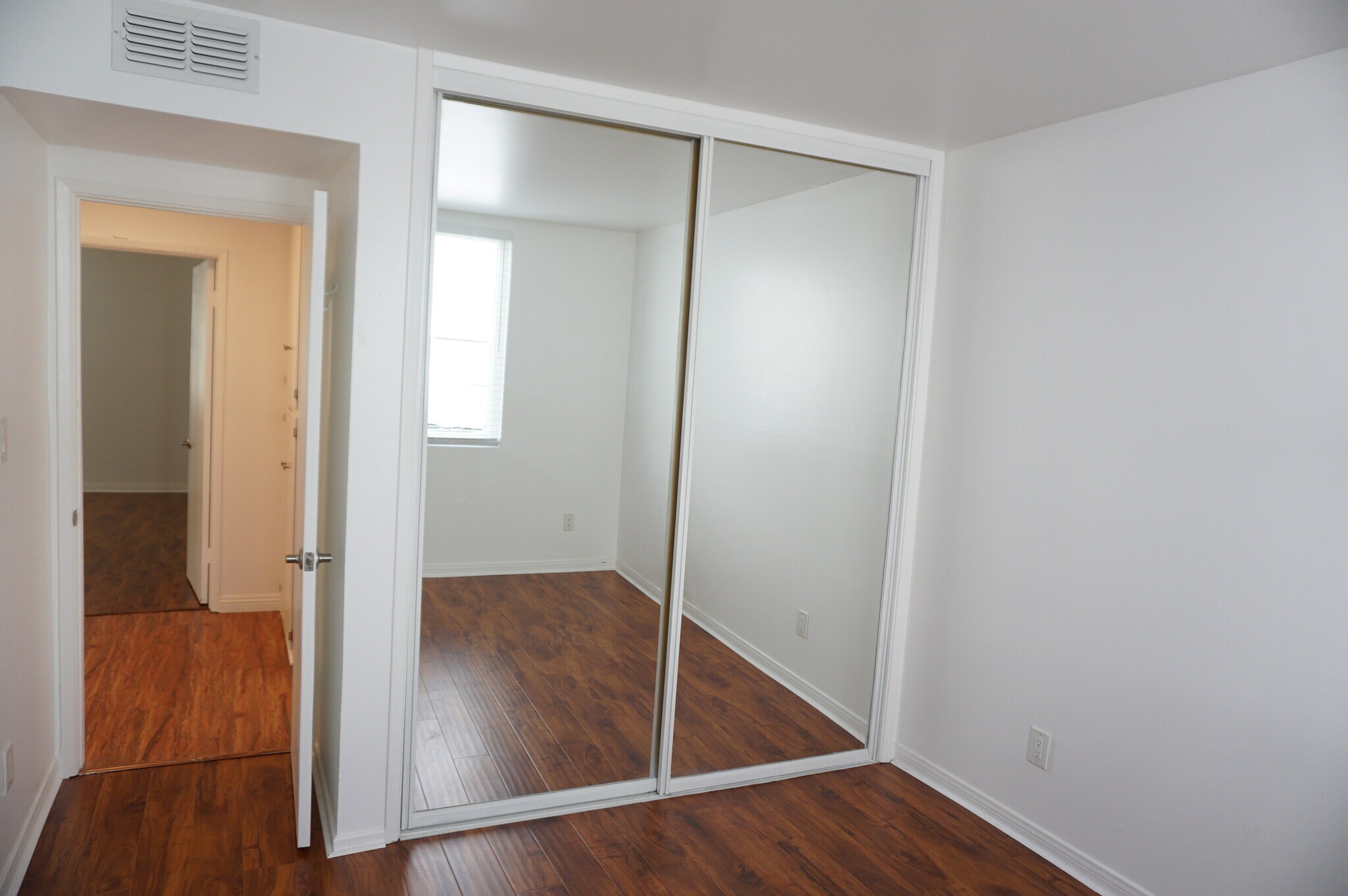 Building Photo - 4610 Densmore Ave