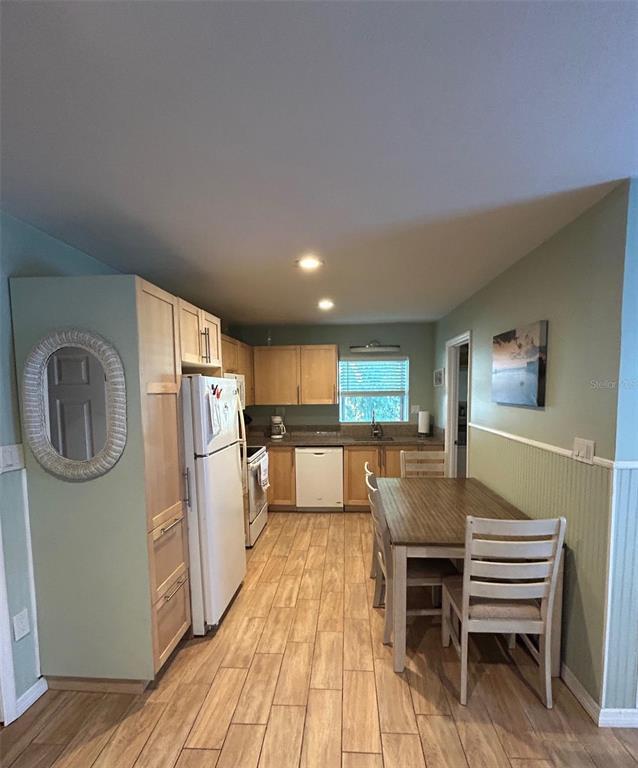 Building Photo - 770 Bay Esplanade