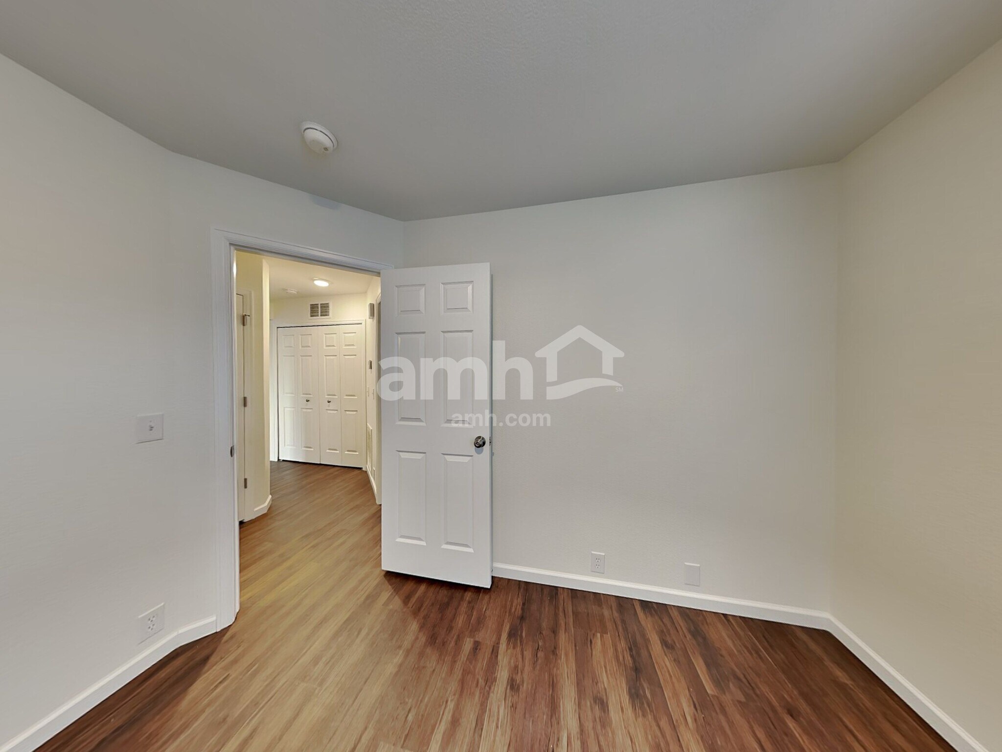 Building Photo - 8444 Sunbow Ct