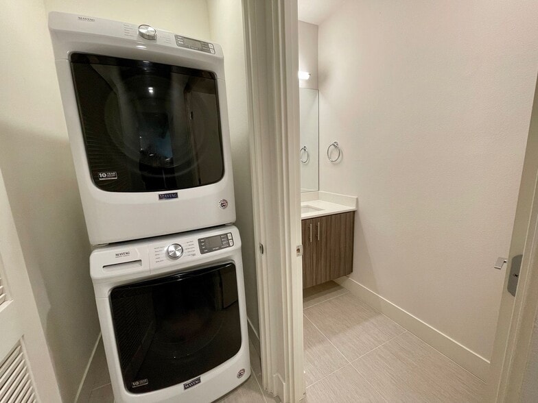 Laundry Room & 1/2 Bathroom - 112 The Riv