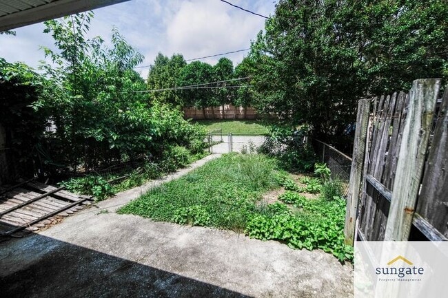 Building Photo - 8616 Pleasant Plains Rd