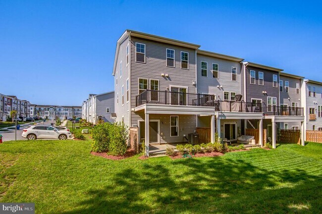 Building Photo - 135 Wake Robin Ct