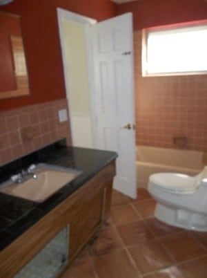 Building Photo - 223 SW 14th Pl