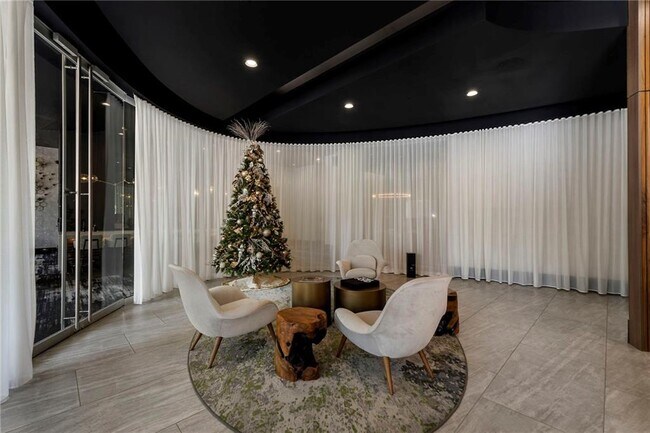 Building Photo - 3324 Peachtree Rd NE