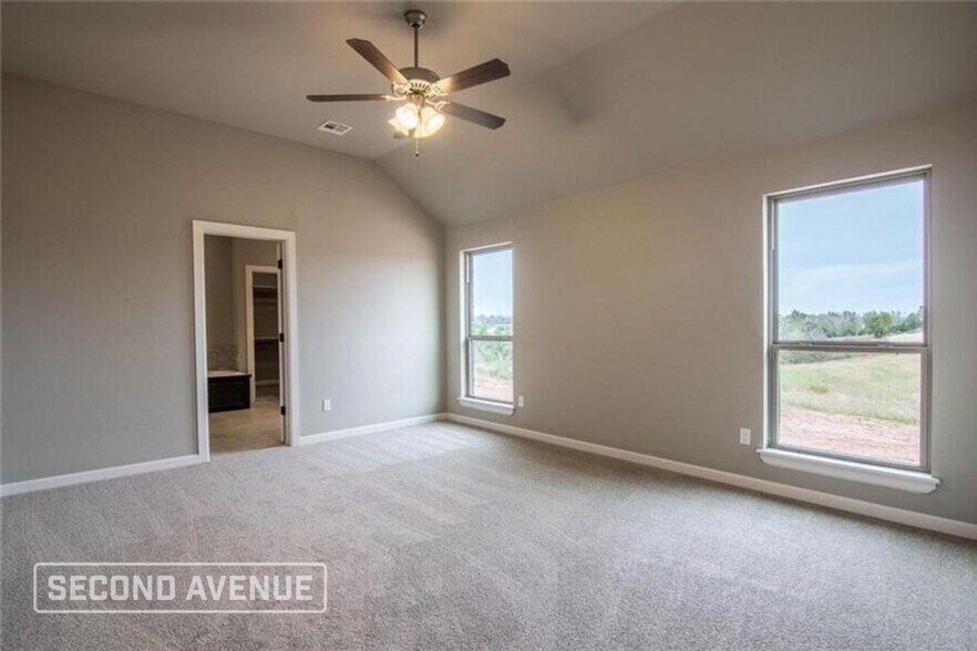 Building Photo - 2401 Los Angeles Ave