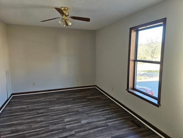 Building Photo - 378 River St