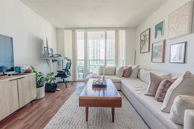 Building Photo - 31 SE 5th St