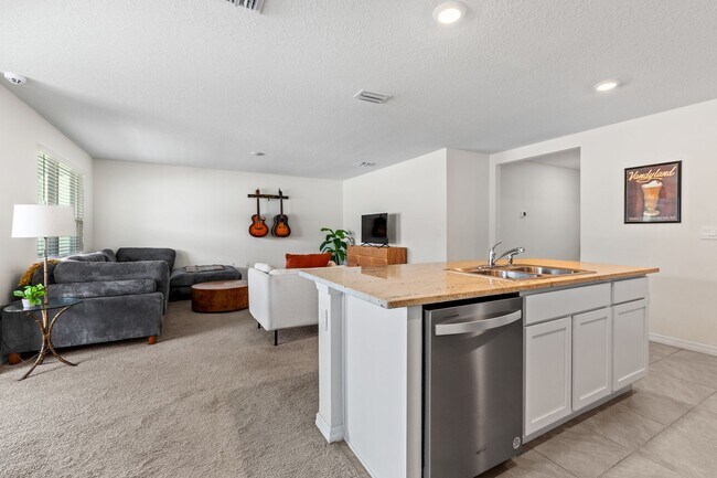 Building Photo - Contemporary Home in Briarwood