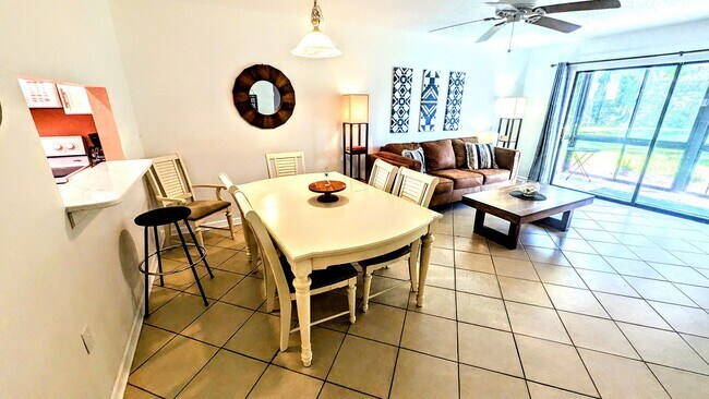 Building Photo - LEASE PENDING Annual/Seasonal turnkey furnished 2/2 end townhome in waterfront community by Siest...