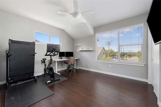 Building Photo - 301 W Stassney Ln