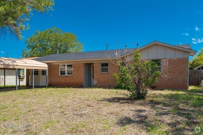 Building Photo - 2117 Yorktown Dr