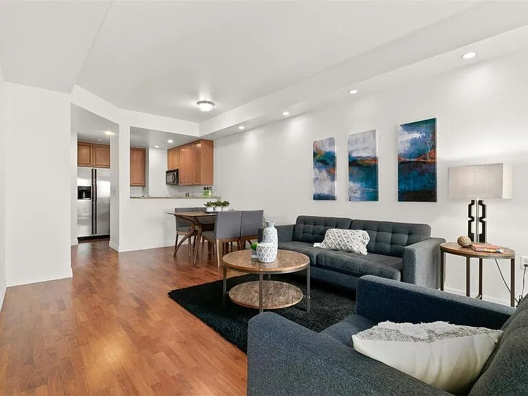 Building Photo - 975 Lincoln St