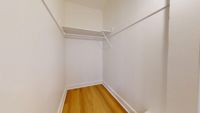 Building Photo - 1047 Bush St