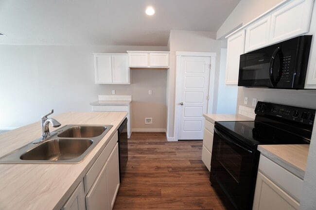 Building Photo - 3047 W Dark Sky St