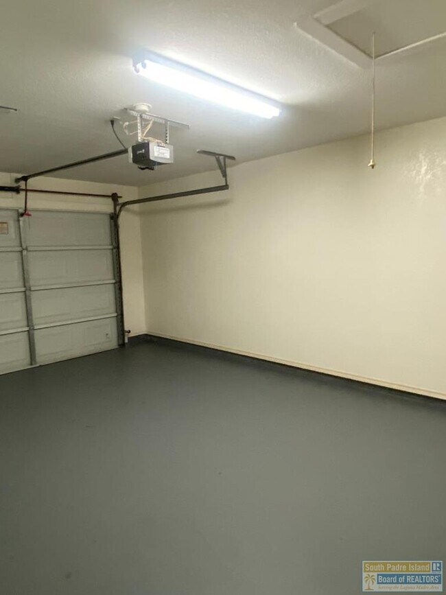 Building Photo - 112 E Constellation Dr