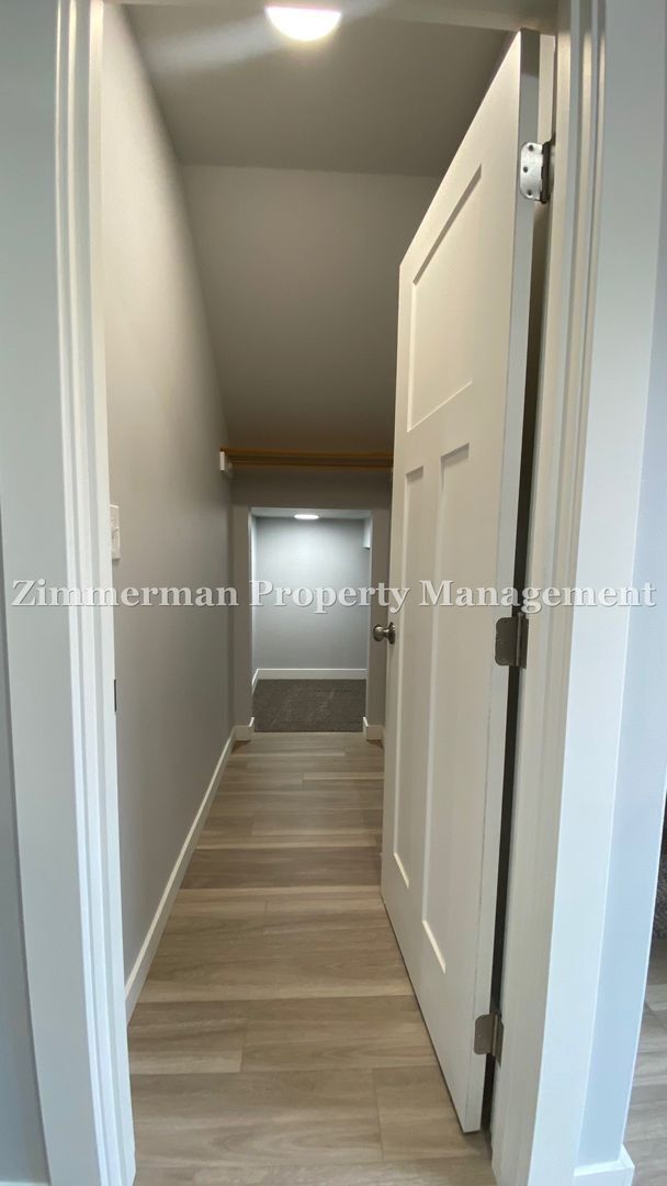 Building Photo - 3 Bedroom 2.5 Bathroom Townhome!