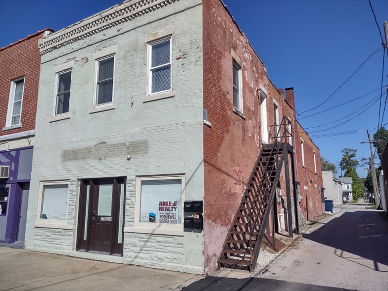Primary Photo - 213 N Water St