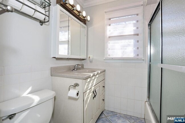 Building Photo - 173 Willowdale Ave