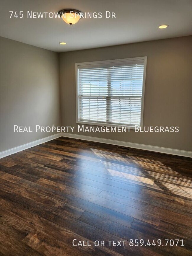 Building Photo - 745 Newtown Springs Dr