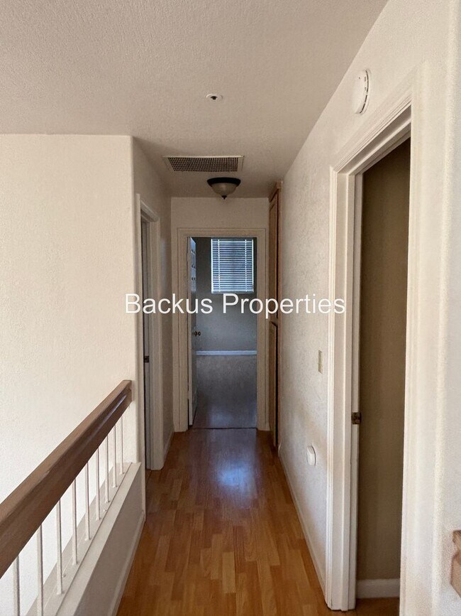 Building Photo - Wonderful two-story home in Las Palmas