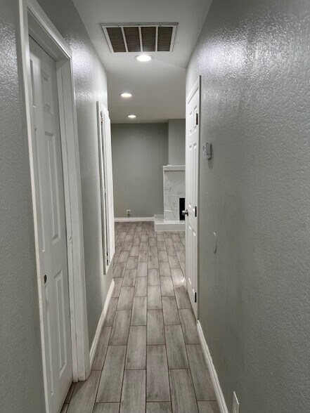 Building Photo - 16588 Vine St