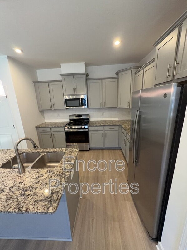 Building Photo - 137 Orvis Dr