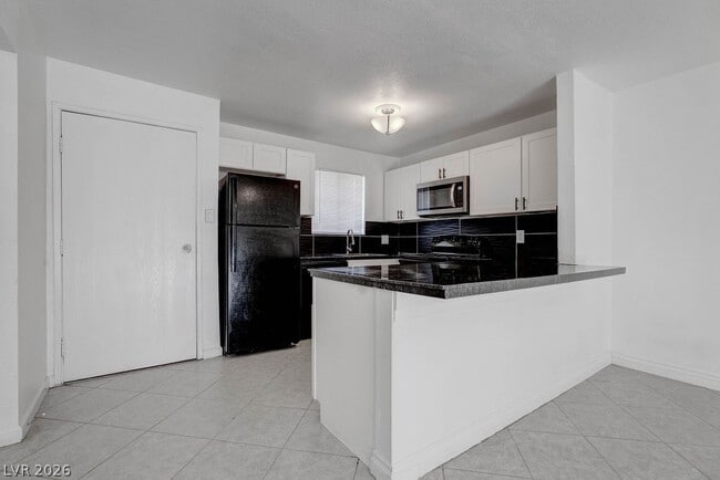 Building Photo - 5396 S Swenson St