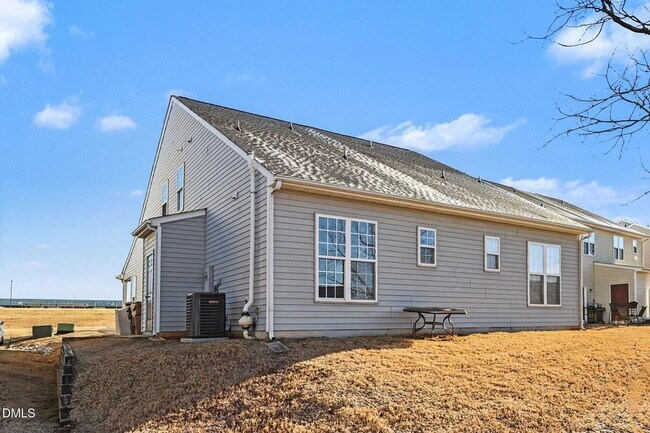 Building Photo - 221 Payton Dr