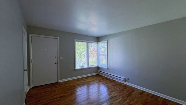 Building Photo - 32143La