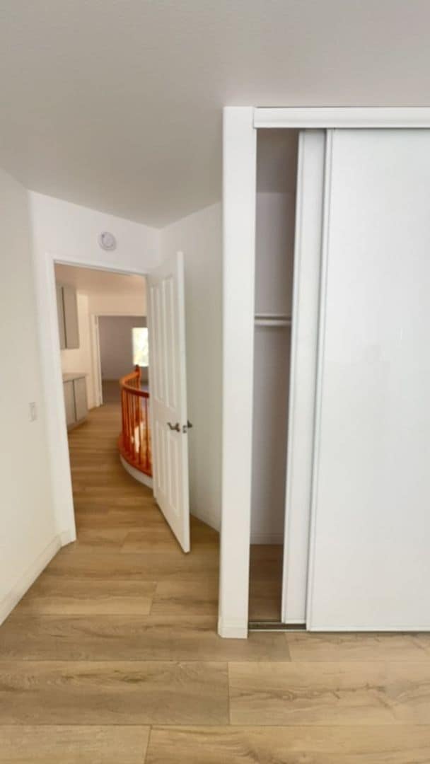 Building Photo - Welcome Home to This Spacious Fontana Rental!!