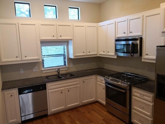 Building Photo - 2710 Hullsmith Dr