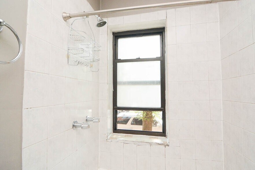 Building Photo - 2706 N Spaulding Ave