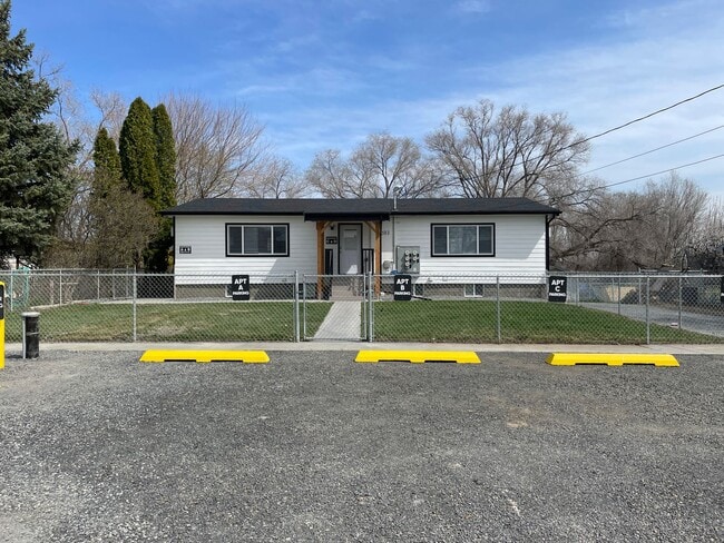 Building Photo - 2583 Elgin Rd