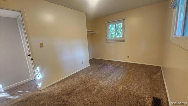 Building Photo - 6555 Manson Dr