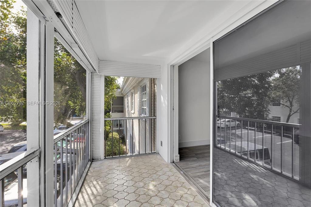Building Photo - 6413 Bay Club Dr
