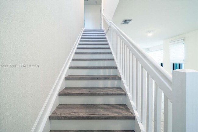 Building Photo - 1928 SW 5th Blvd