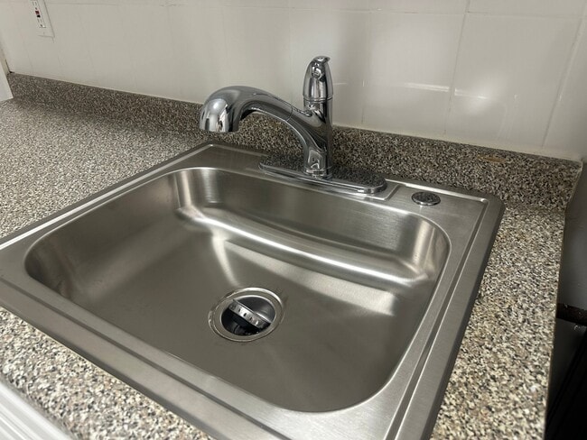 Building Photo - 332 61st St