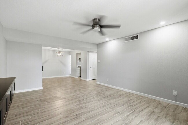 Building Photo - 2233 E Highland Ave