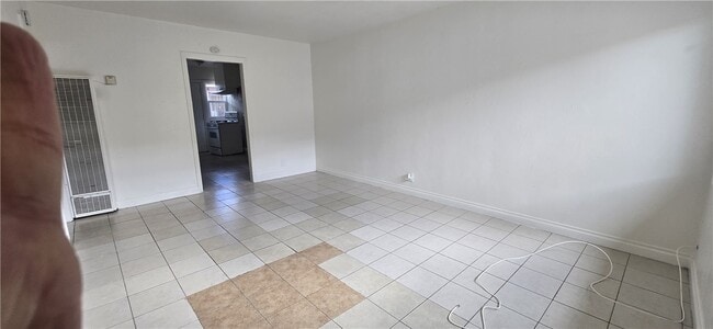 Building Photo - 1095 E Nocta St