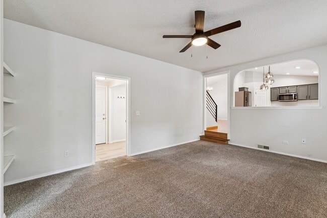 Building Photo - 5998 S Wallflower Pl
