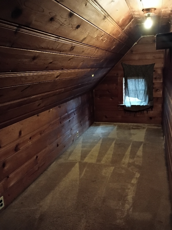 Building Photo - 547 NE Knott St