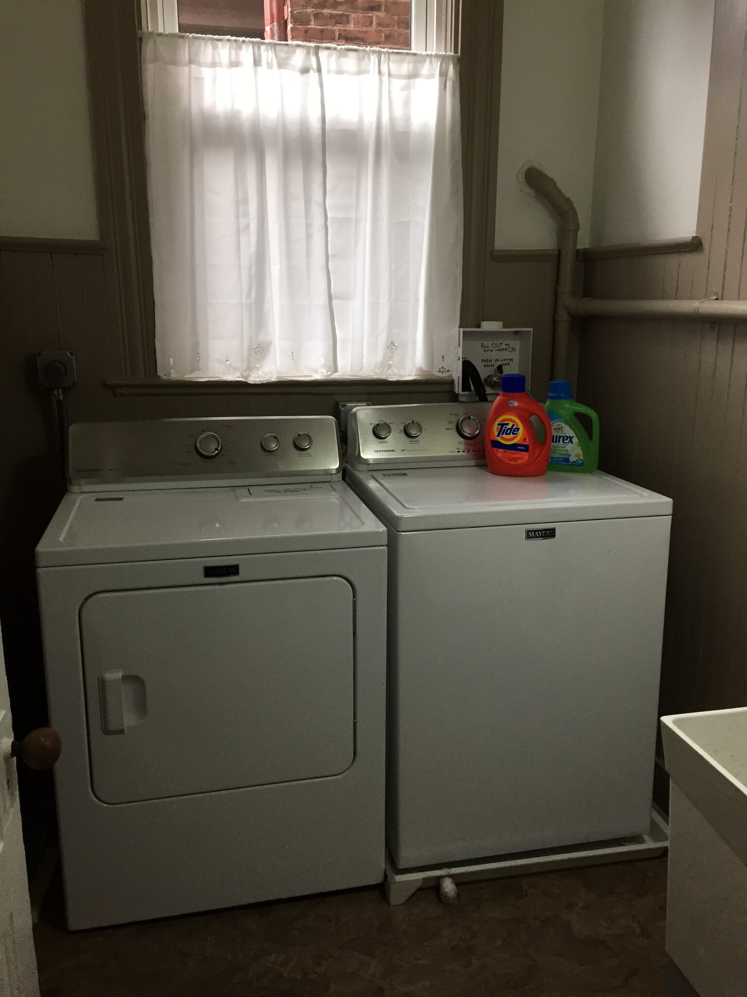 shared laundry - 4610 Liberty Ave