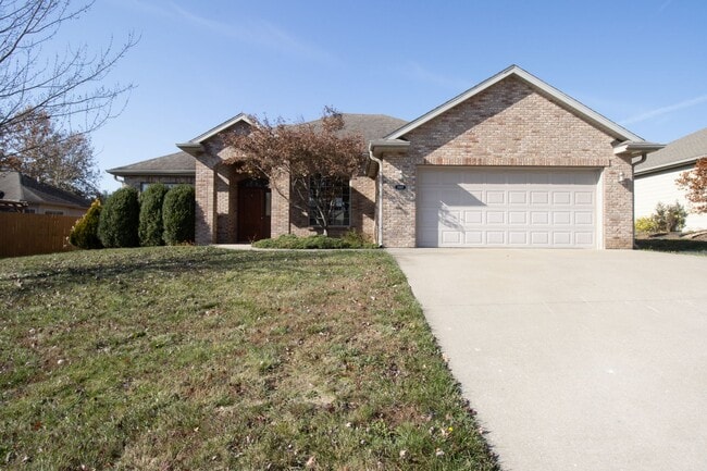 Building Photo - Charming 3 Bed/2BA Home