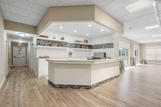 Building Photo - 931 Gardenia Dr