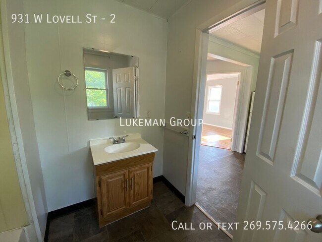 Building Photo - 931 W Lovell St